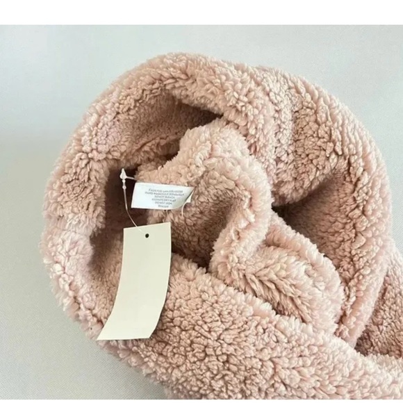 NWT JENNI SO SOFT FLEECE CHUNKY INFINITY SCARF IN BLUSH PINK - Picture 5 of 5